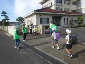 更生保護女性会あいさつ運動
