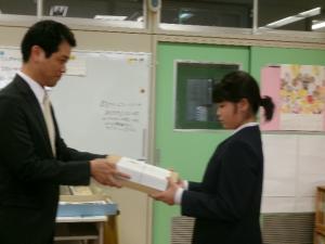 ２